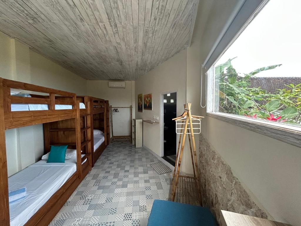 View of the second room in family room 2