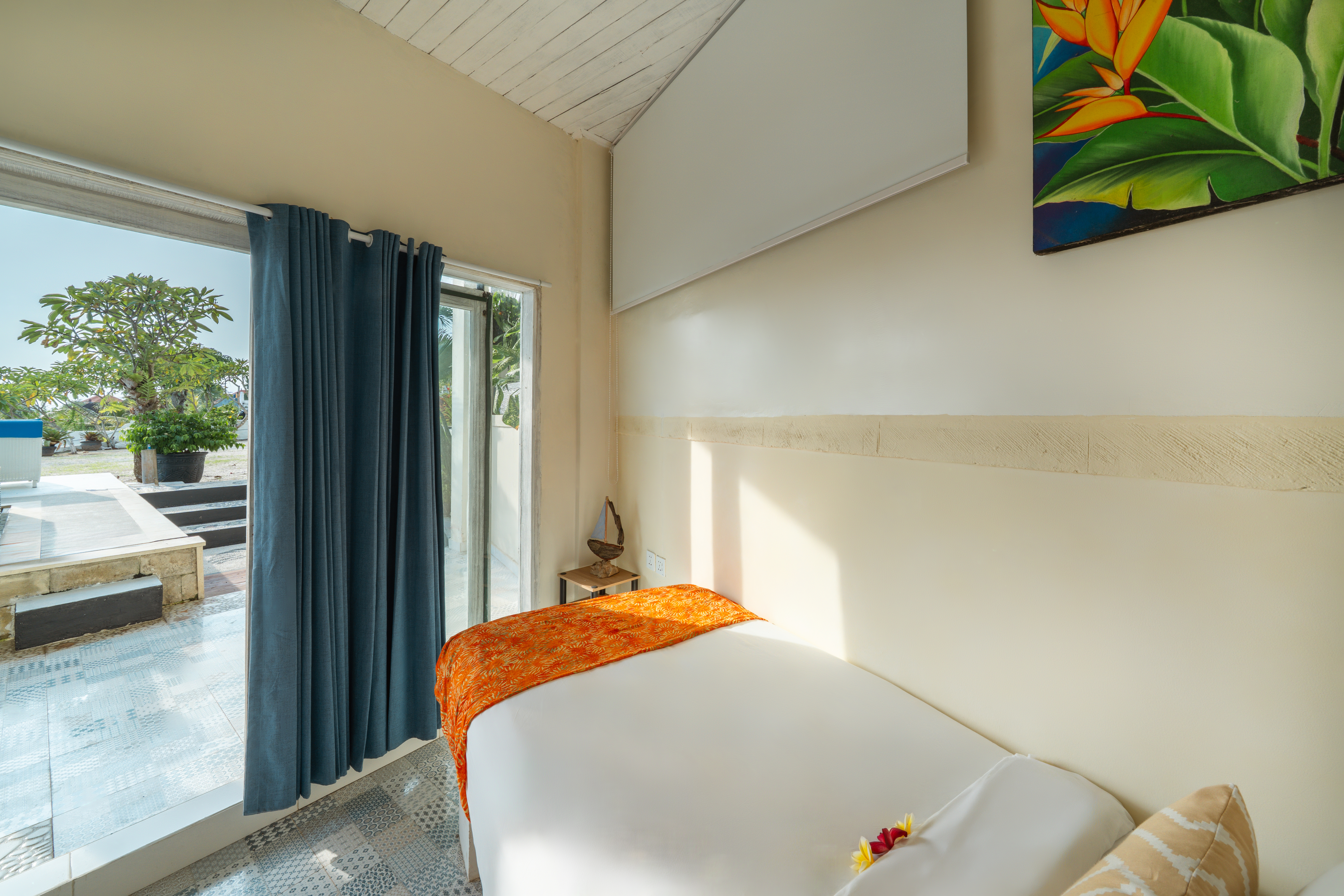 Family Room side room