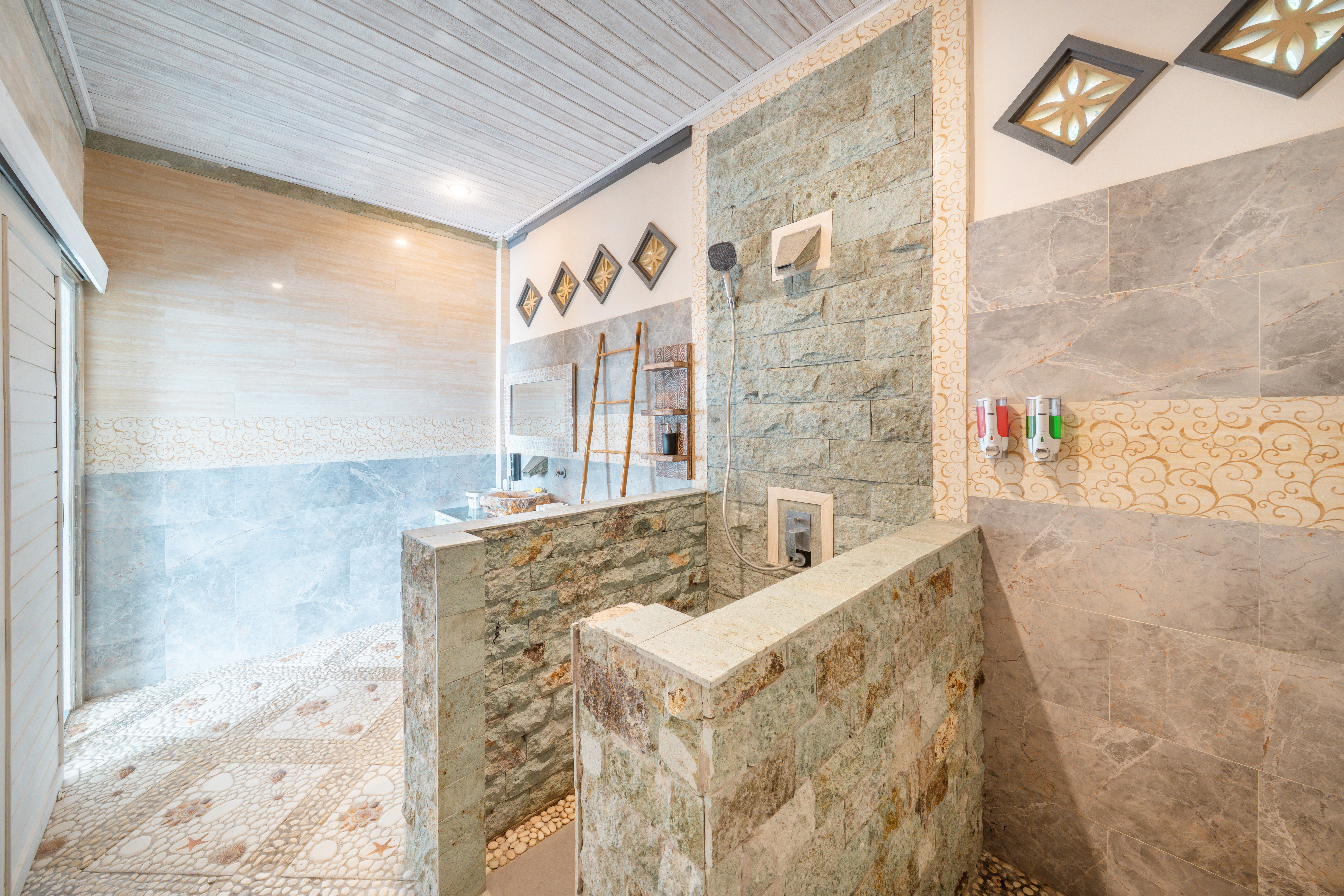 Ocean View Room 1 bathroom