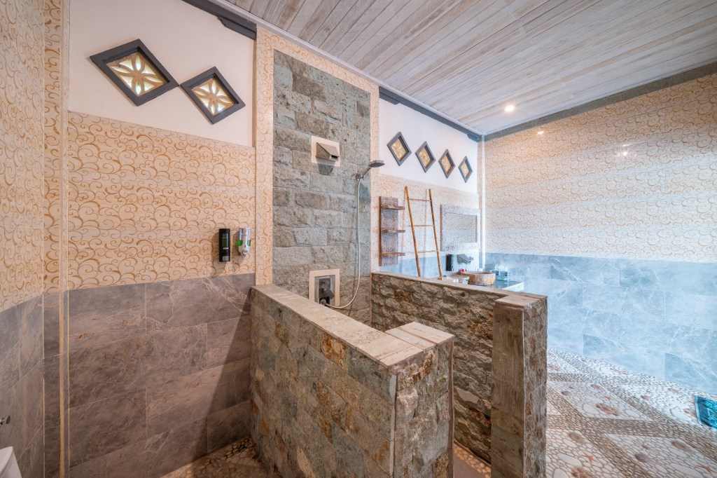 Ocean View Room 2 bathroom