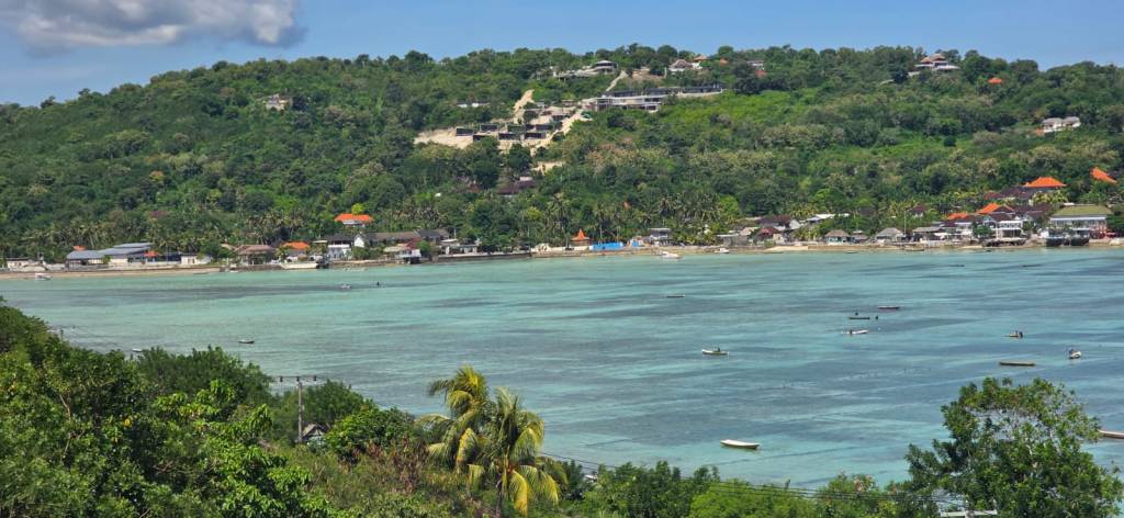 Close up of Nusa Ceningan